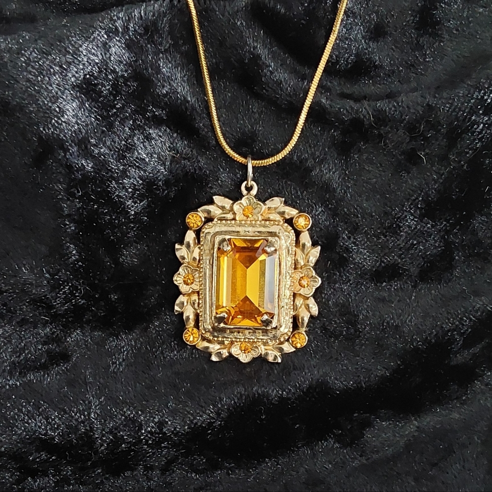 CORO 1950 CITRINE EMERALD CUT NECKLACE